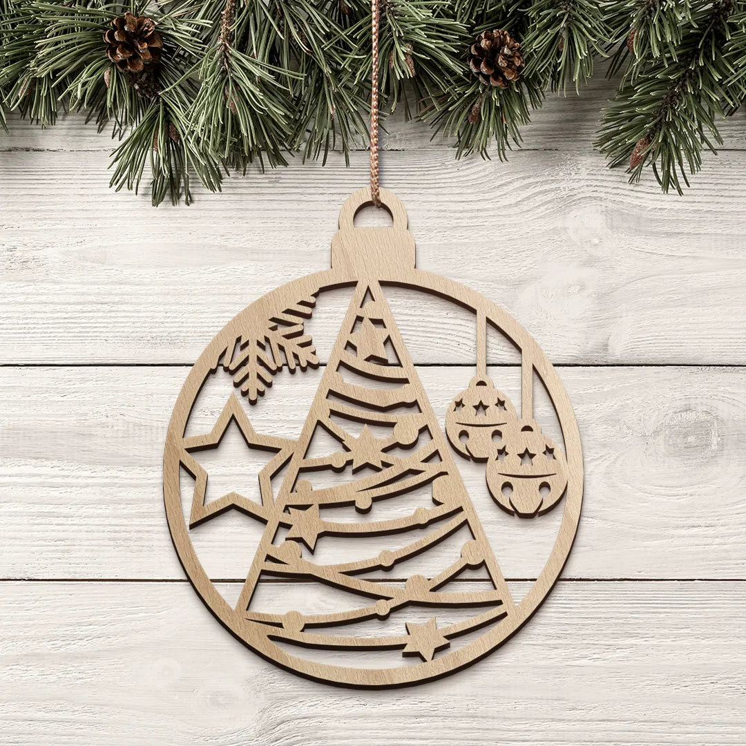 drevená vianočná ozdoba so stromčekom